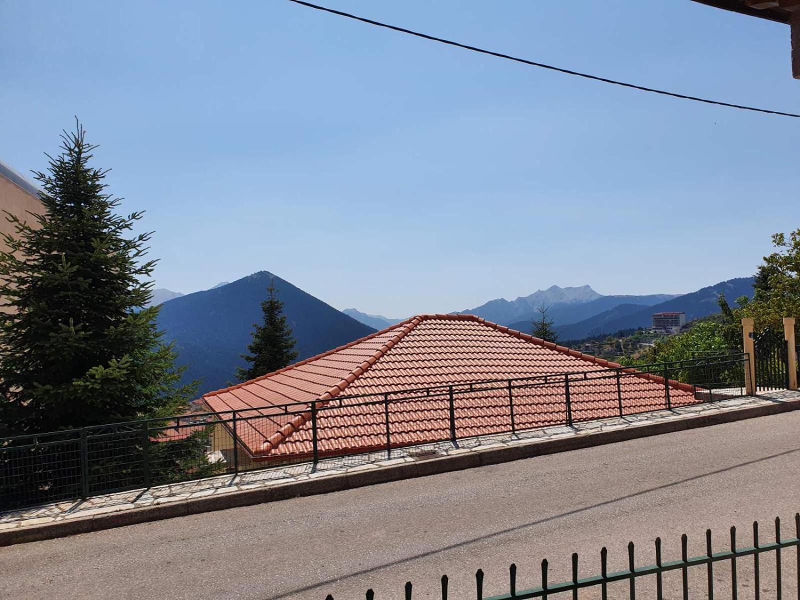 Semeli Guesthouse Karpenísion Exterior foto