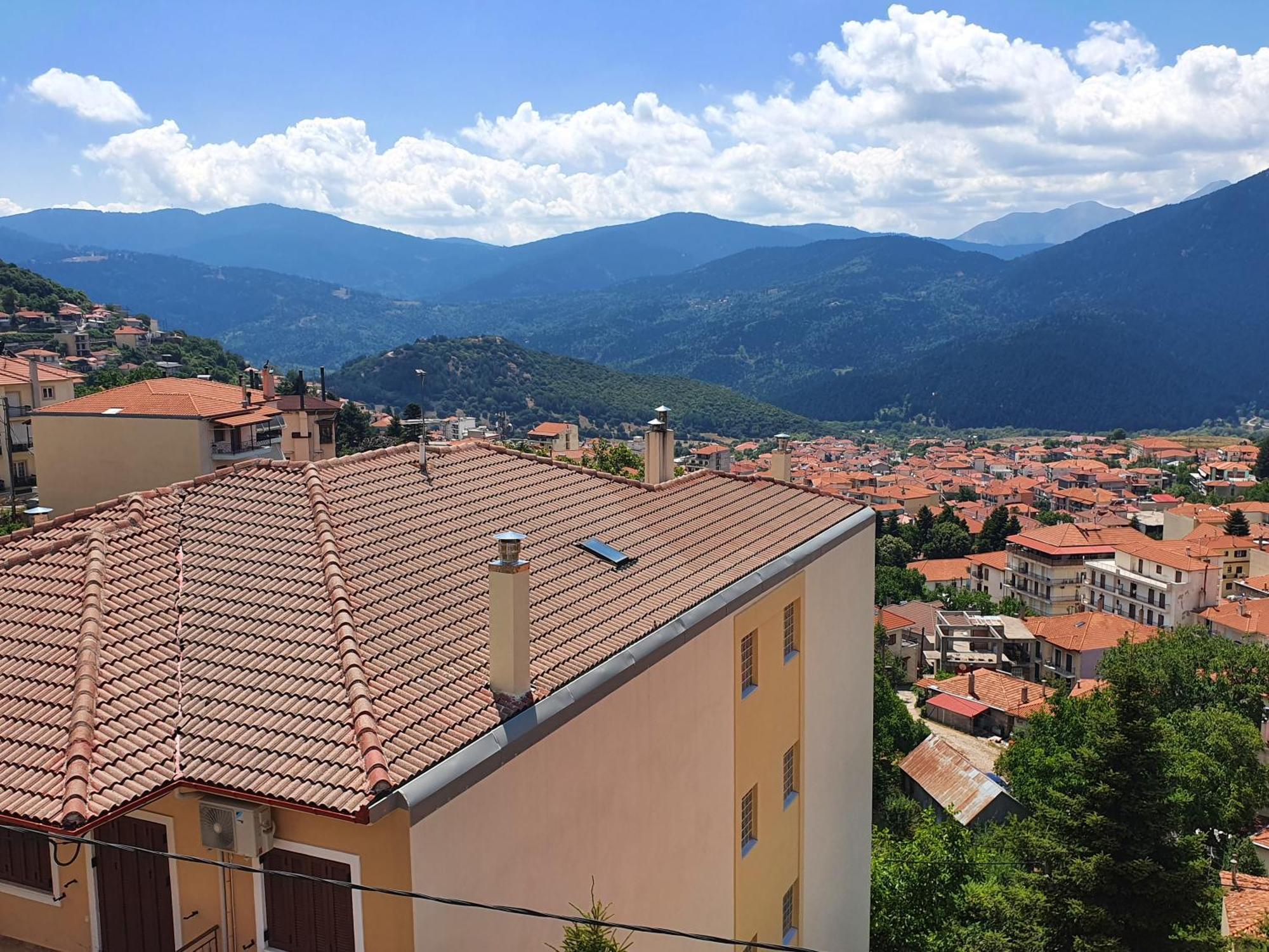 Semeli Guesthouse Karpenísion Exterior foto
